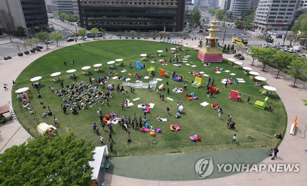 거리두기 해제로 돌아온 축제의 계절…서울 곳곳 공연·전시