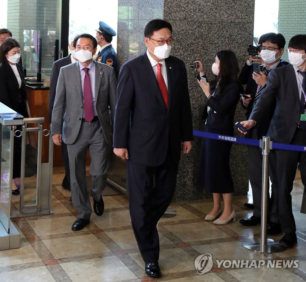 尹정책협의단 "日외무상과 한일 협력강화 의견 모아"(종합)