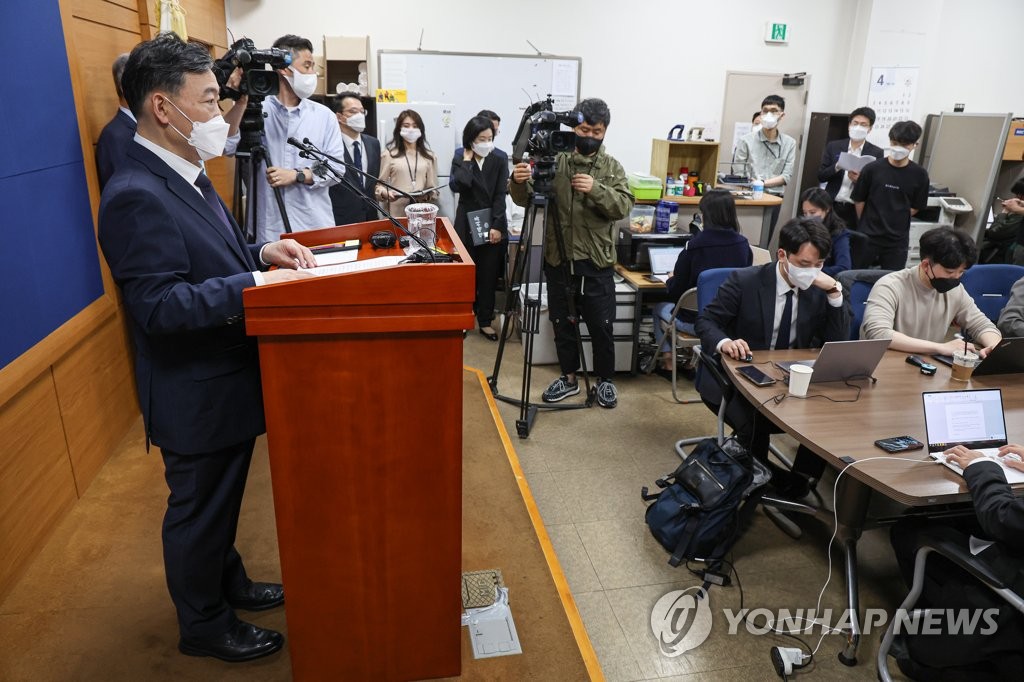 검수완박 '중재안' 몰랐다는 김오수…검찰 내부는 싸늘