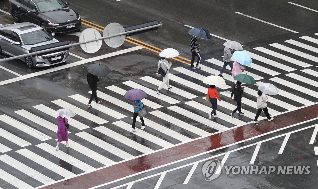 전국 흐리고 비…낮 최고 11∼21도