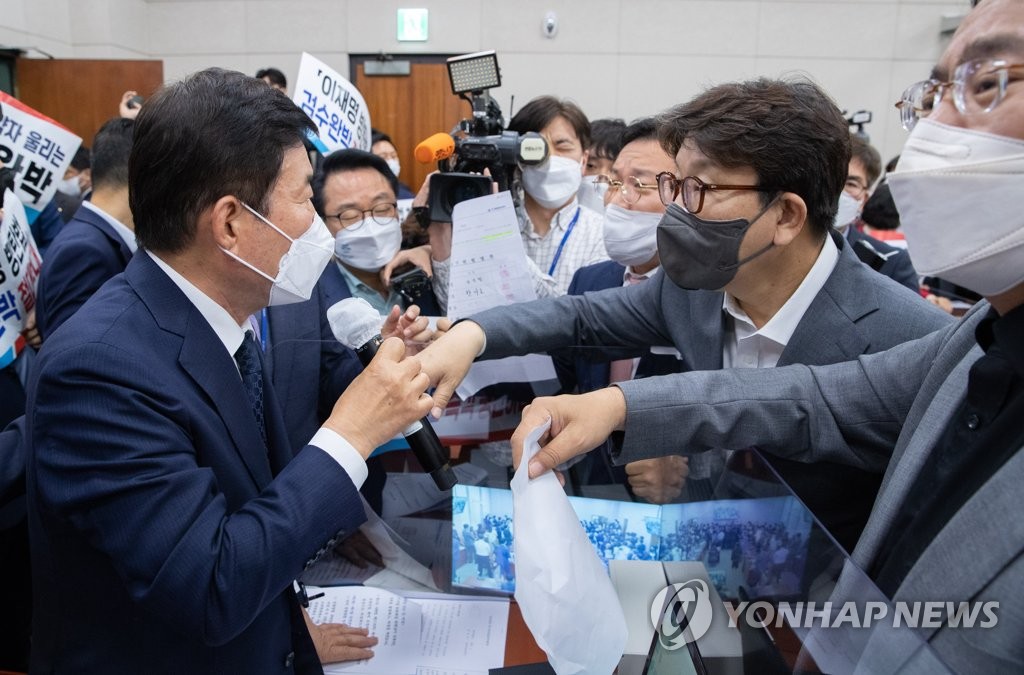 '조정안' 못 올린 안건조정위…별건수사 금지 등 수정 못해