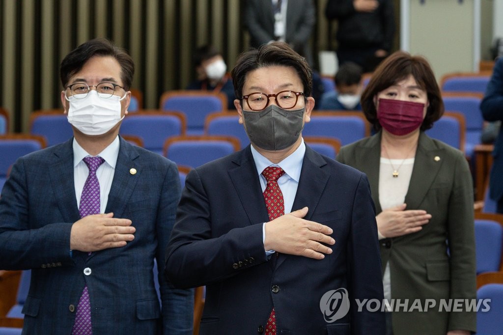 권성동 "문대통령, 검수완박 수혜자 아닌 거부권자 돼야"