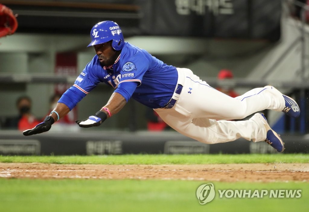 롯데 지시완 8회 결승 투런포·한동희 9회 쐐기 석점포(종합)