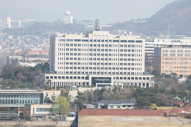 대통령 집무실 국방부 청사 이전을 위한 정부와 윤석열 대통령 당선인 측 실무협의가 마무리된 것으로 알려진 가운데 3일 서울 용산구 국방부 청사의 모습. /사진=연합뉴스