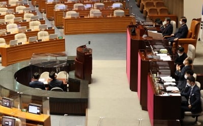 '검수완박' 필리버스터 자정 종료…尹 측, 국민투표 제안했지만 '난관'