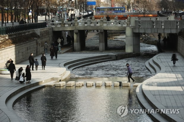 맑고 일교차 커…중서부 한때 미세먼지 '나쁨'