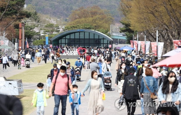 [날씨] 중부지방 한낮 초여름 기온…서울 최고 25도