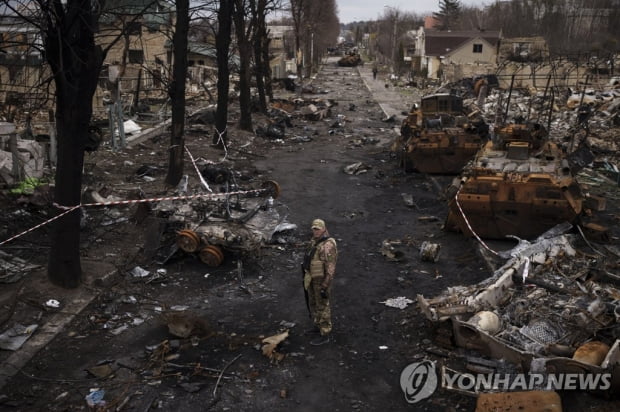 [우크라 침공 50일] 러, 북부 전선서 패퇴…'돈바스 결전' 임박