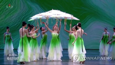 북, 러시아와 밀착 과시…축전서 러 합창단 '김정은찬가'도 불러