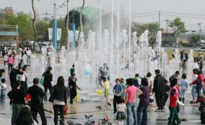 '올여름엔 놀아볼까'…도심 물놀이시설들 2년 만에 가동 준비