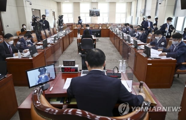 국방 후보자 청문 일정, '靑이전 TF 김용현' 증인채택 놓고 진통