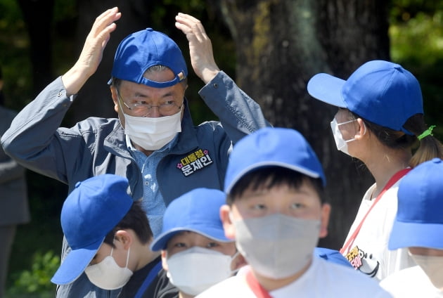 [포토]어린이날 100주년 기념 청와대 어린이 운동회 참석한 문재인 대통령