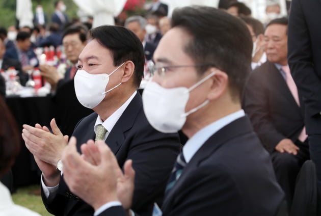 [단독] 이재용, 450조 투자 계획 묻자 "목숨 걸고 한다"