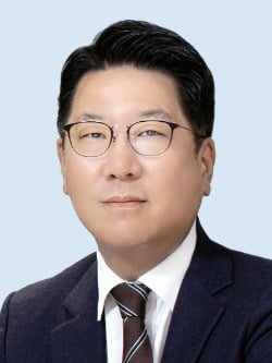 현대백화점그룹은 27일 열린 제52회 한국의 경영자상 시상식에서 '2022년 한국의 경영자상'을 수상했다고 밝혔다. 사진=현대백화점