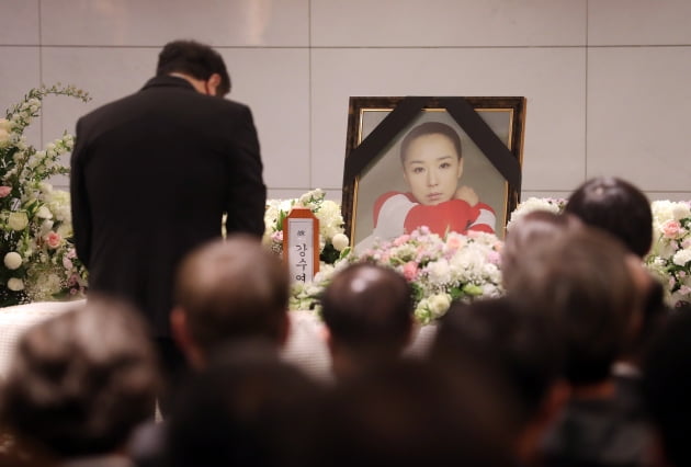 故 강수연 한국 영화계의 별이 지다 [스토리컷]