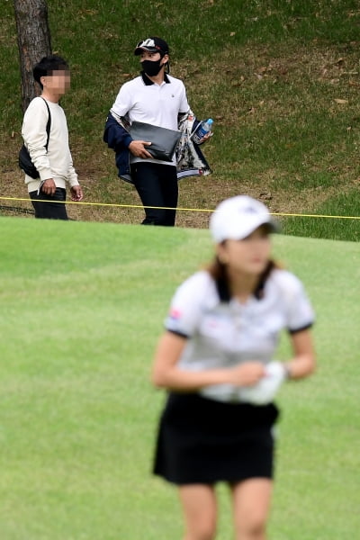 [포토] 이완, '갤러리로 경기장 찾아 묵묵히 응원'