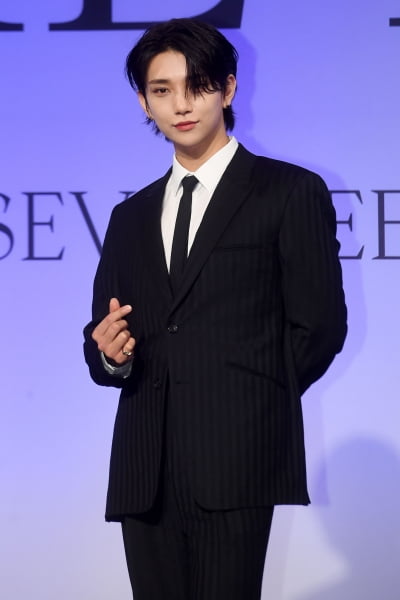 [포토] 세븐틴 조슈아, '얼마나 잘생겨질거야~'