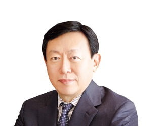 신동빈 "의약품 CDMO 베팅"…미래 사업 바이오 2.5조원 투자