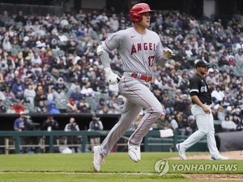 MLB '일본인 스타' 오타니, 사타구니 통증으로 대타 교체