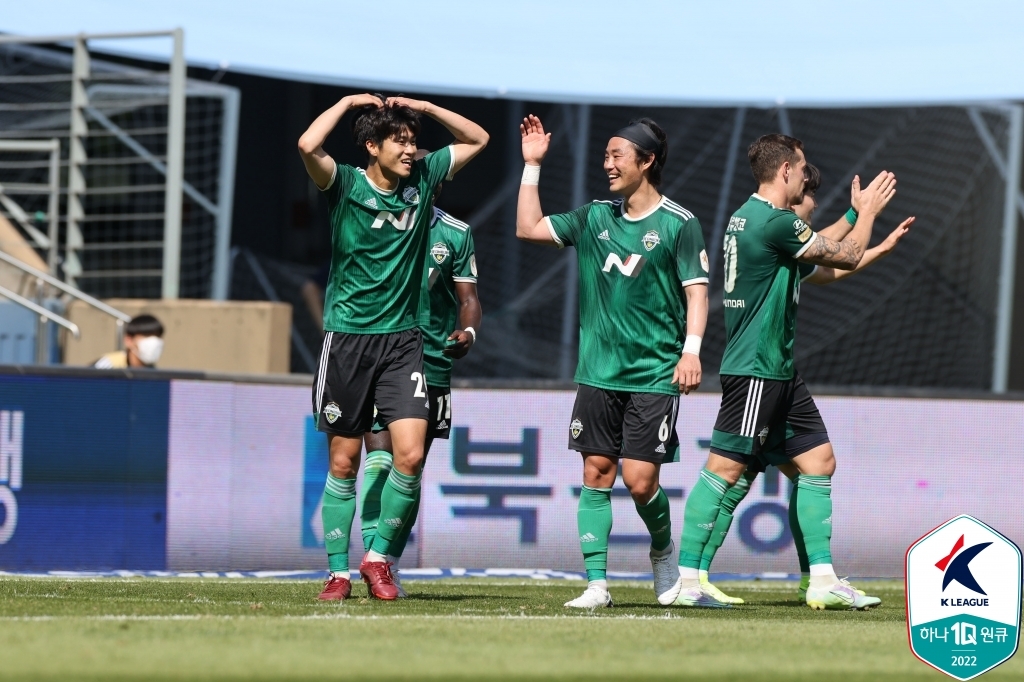 류재문·박동진 머리로 '장군멍군'…전북-서울 1-1 무승부