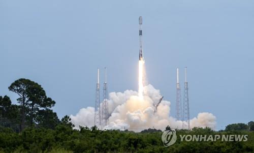 中, 머스크의 위성인터넷 군사용 견제 "美우주제패 공모자"