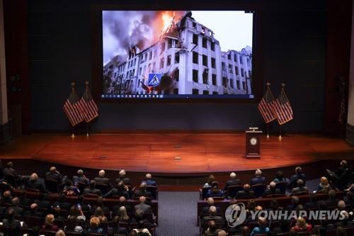 "미 의회, 51조원 우크라 추가지원 예산안 합의"