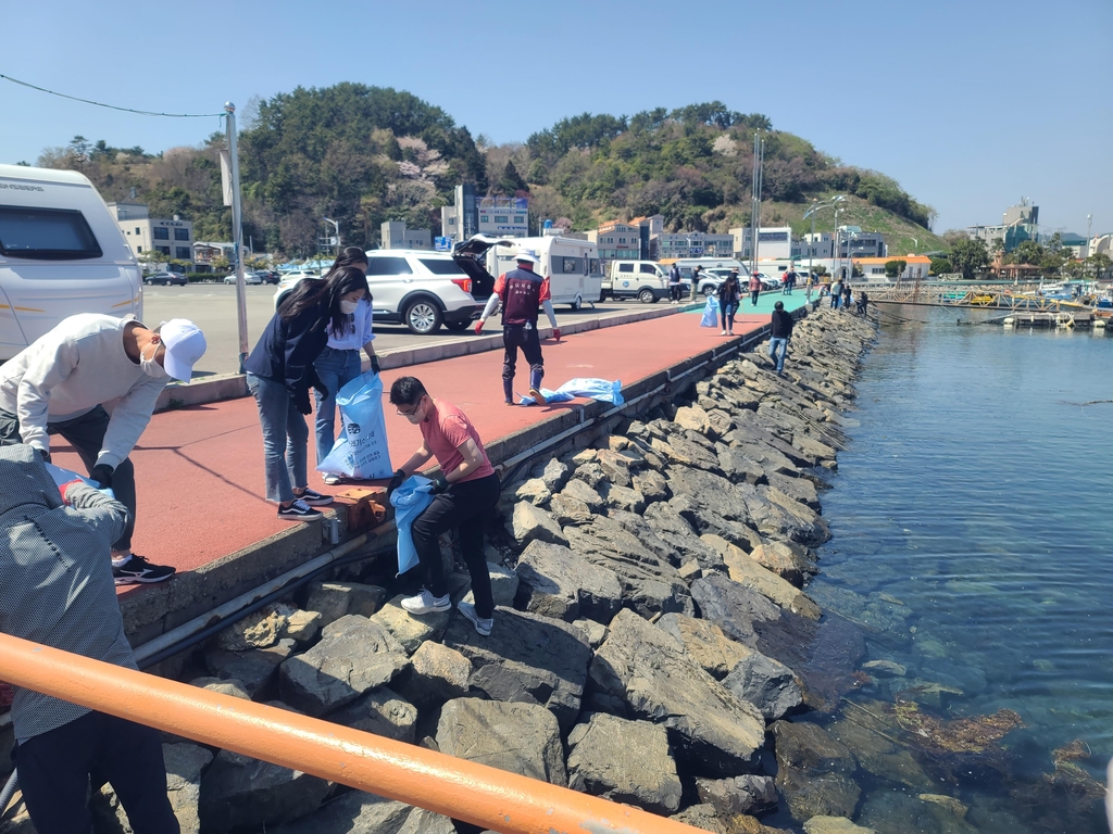 '바다를 깨끗하게'…경남도, 바다의 날 맞아 16∼31일 대청소