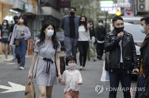 한때 '청정지역' 대만, 나흘연속 하루 6만명대 확진