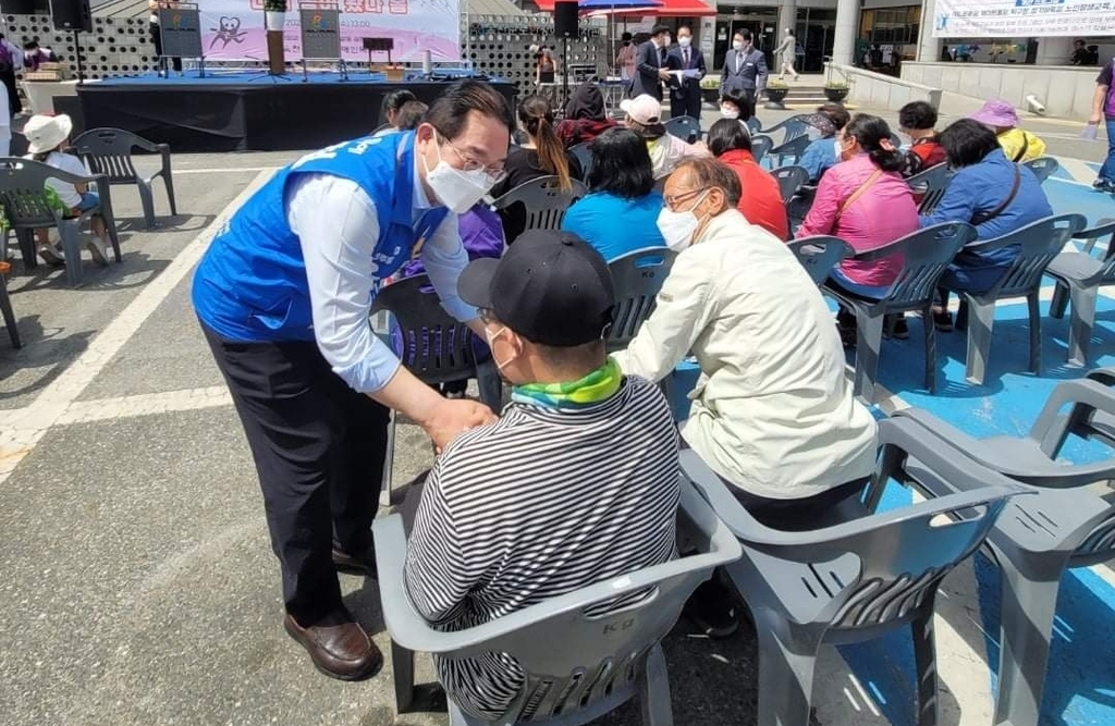 [격전지를 가다] 충북 옥천군수…문화 전문가 vs 3선 도의원