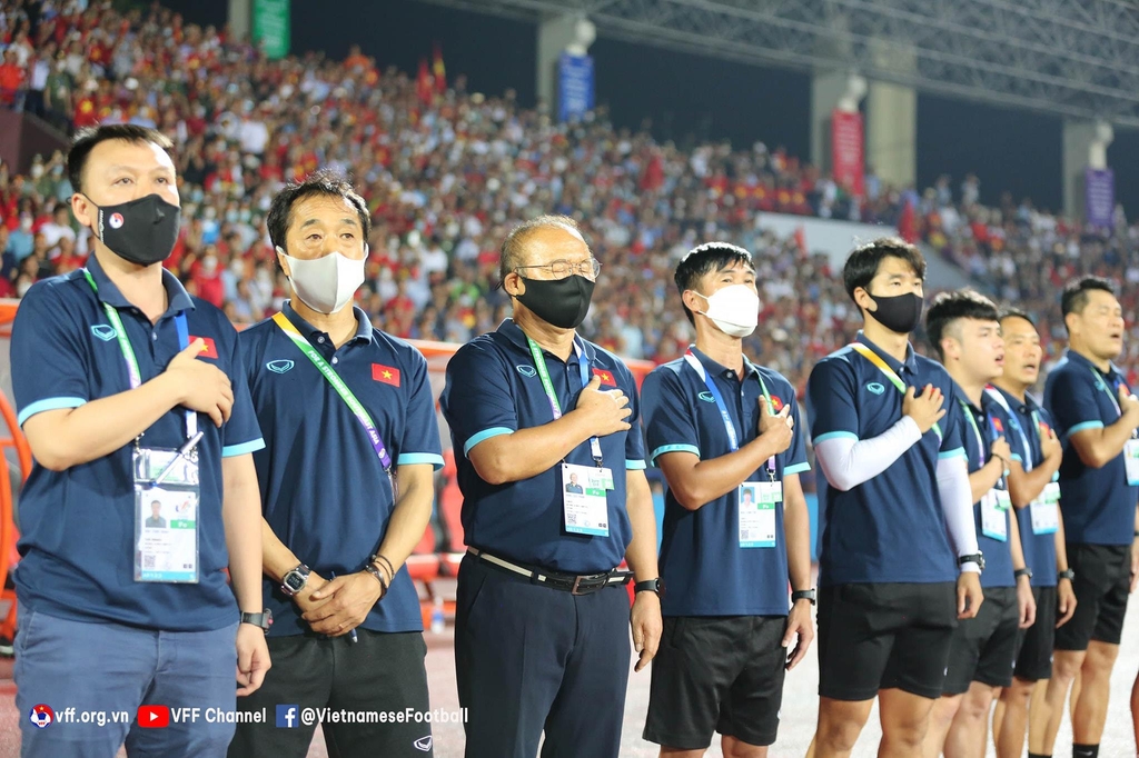 박항서 매직 베트남이냐, 마담팡 파워 태국이냐…22일 결승 격돌