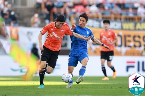 [고침] 스포츠(전북, 수원FC에 1-0 승리…K리그1 2위로 '꾸역꾸역' 전진(종합))