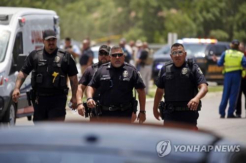 美 초등학교서 총기 난사 참사…"학생 14명·교사 1명 사망"