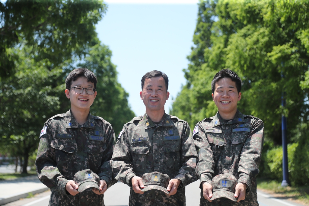 [휴먼n스토리] "집에선 가족, 일터에선 전우" 공군 삼부자