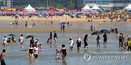 인천시, 해수욕장 개장 앞두고 백사장·수질 관리 강화