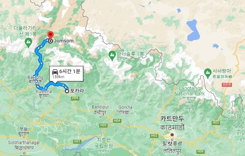 '22명 탑승' 네팔 실종기 산악지대 추락 확인…잔해 공개(종합)