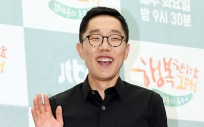'선택적 분노' 김제동, 3년만 방송 출연‥첫 일성은 '결혼 어그로' [TEN스타필드]
