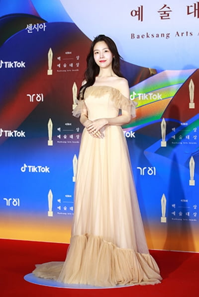 [TEN 포토] 방민아 '아름다운 황금빛 드레스'