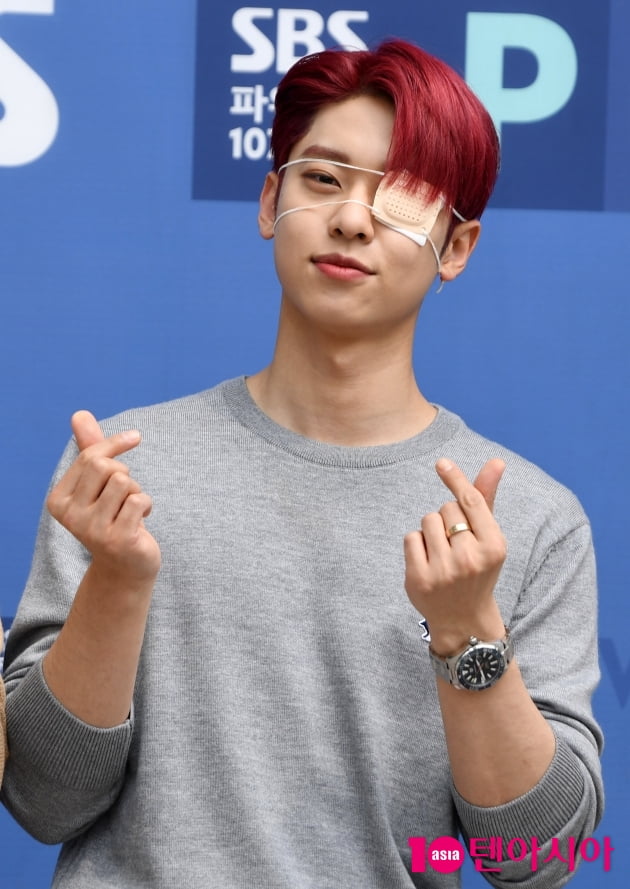 [TEN 포토] AB6IX 김동현 '안대투혼'