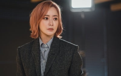 [TEN인터뷰] '핑크 단발' 김희선 "4일마다 염색, 결국에는"…데뷔 30년차 "실감 안나"
