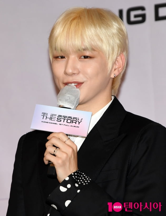 강다니엘 "'더 스토리'는 내가 주는 상패, 처음으로 만족했다"