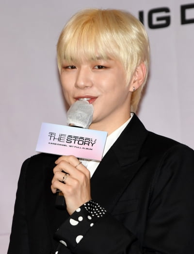 [TEN 포토] 강다니엘 "팬분들 보고싶어요"