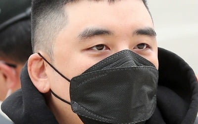 '버닝썬' 승리, 징역 1년 6개월 확정...오늘(26일) 민간교도소로 이감