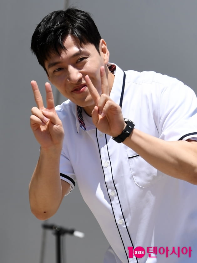 [TEN 포토] 강하늘 '아형고로 전학왔어요'