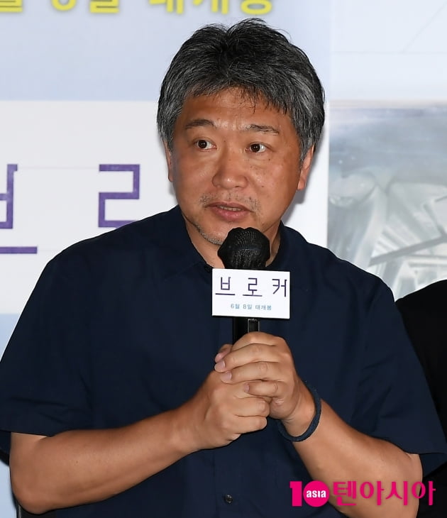 [TEN 포토] 고레에다 히로카즈 감독 "배우 송강호 믿고 맡겼다"