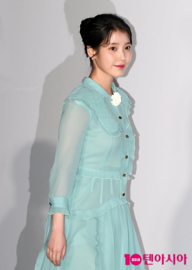 [TEN 포토] 아이유 '우아한 시스루'