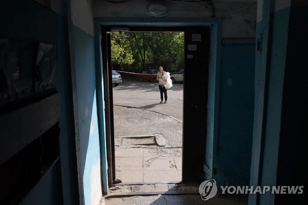 [우크라 침공] 흑해 러 함정 또 격침…"전승절 행사는 해저에서나"