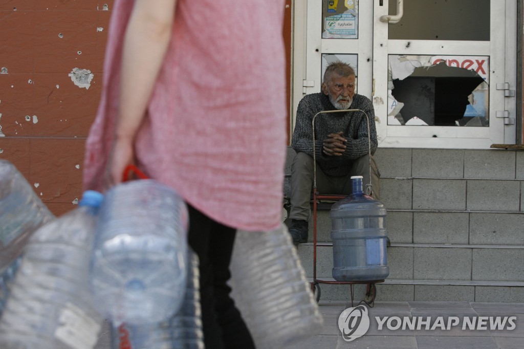 러 완전 장악한 마리우폴, 폐허 속에서도 삶은 계속된다