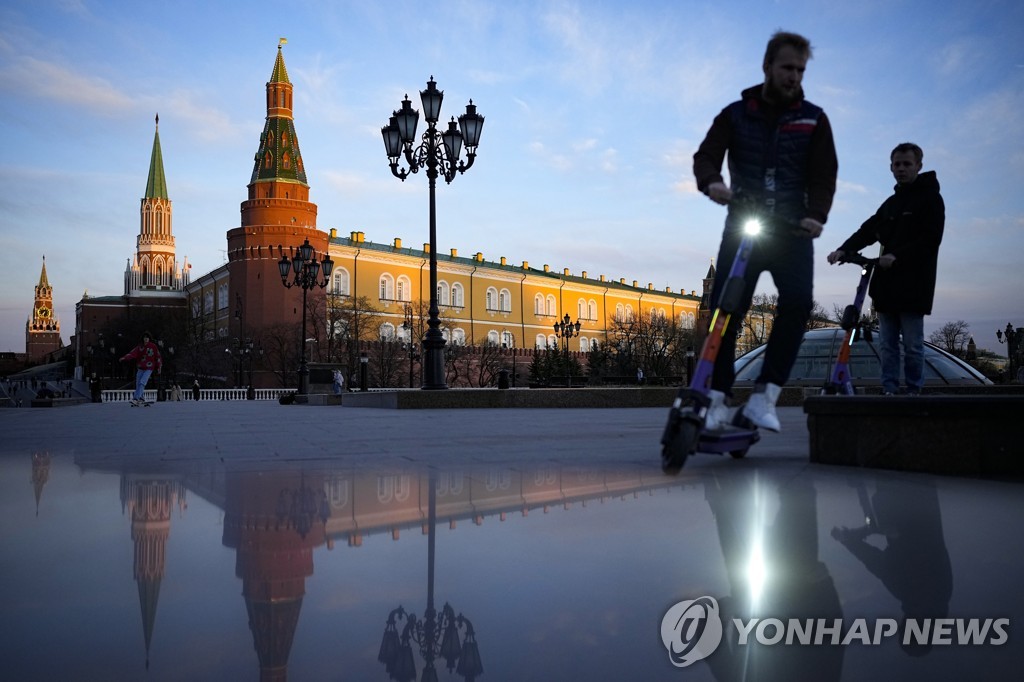 '국가부도 위기' 러시아, 달러채 상환해 급한 불 끈 듯