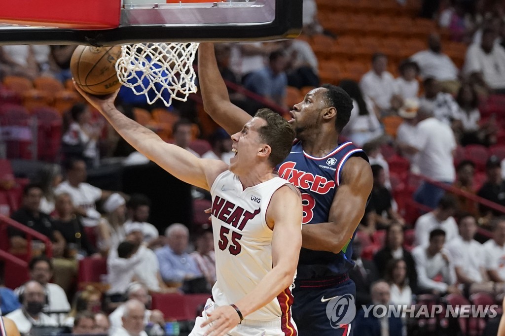 '이현중 닮은꼴' NBA 슈터 로빈슨이 코트에서 사라진 이유