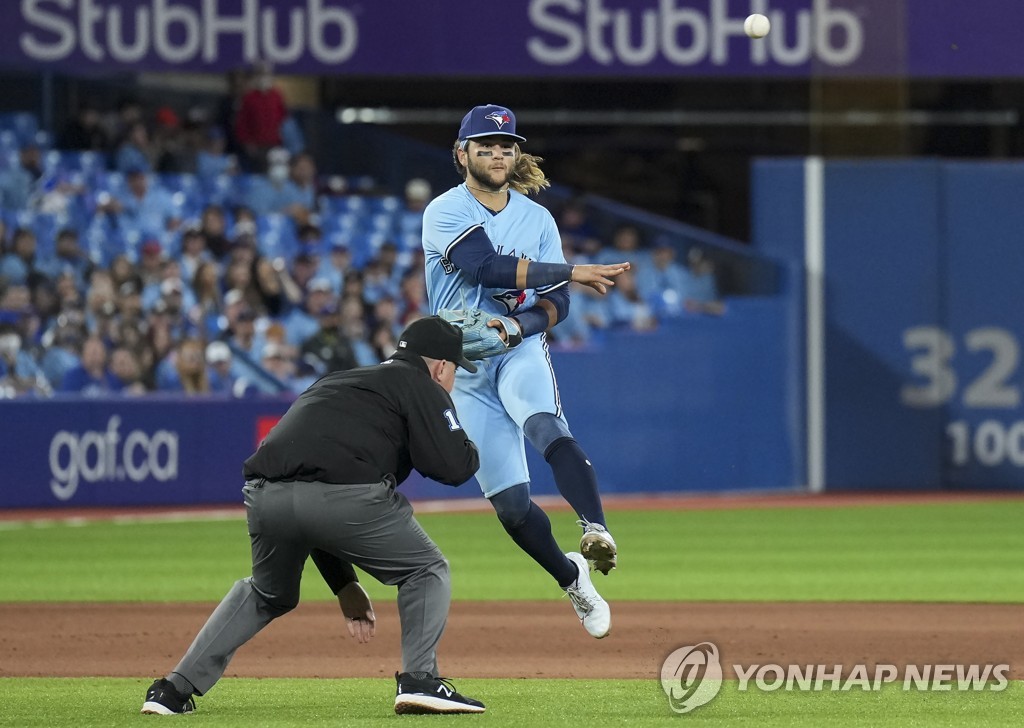 MLB 토론토, 두산 출신 플렉센 공략 성공…시애틀에 승리